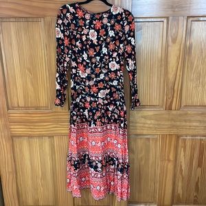 Cute and light weight floral dress, NWOT